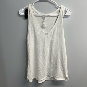 Lululemon White Scoop Neck Tank Top - Size 10